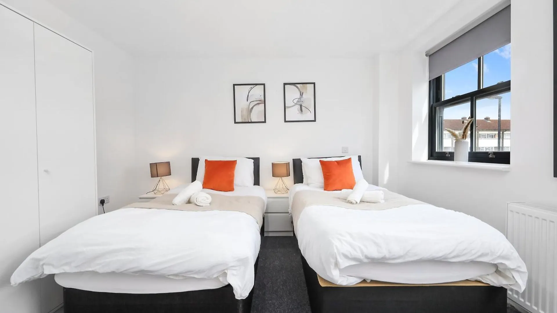 Stylish Large 3-Bed Apartment, Quick Access To London Sights, Free Parking Apartment